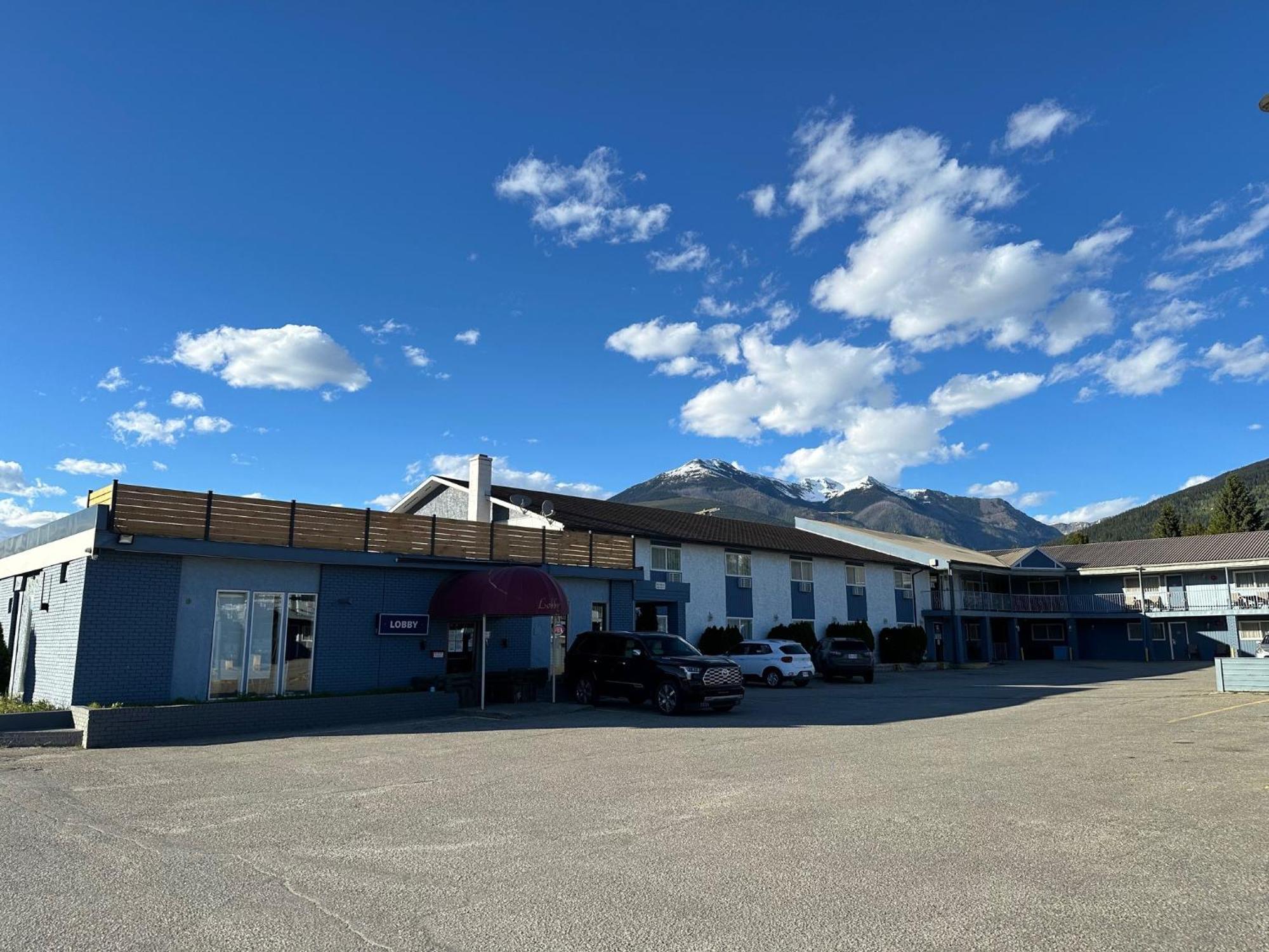 Valemount Vacation Inn Exterior photo